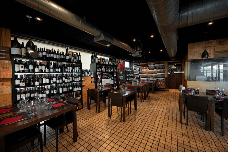 Restaurante con amplia carta de vinos en Zierbena 2